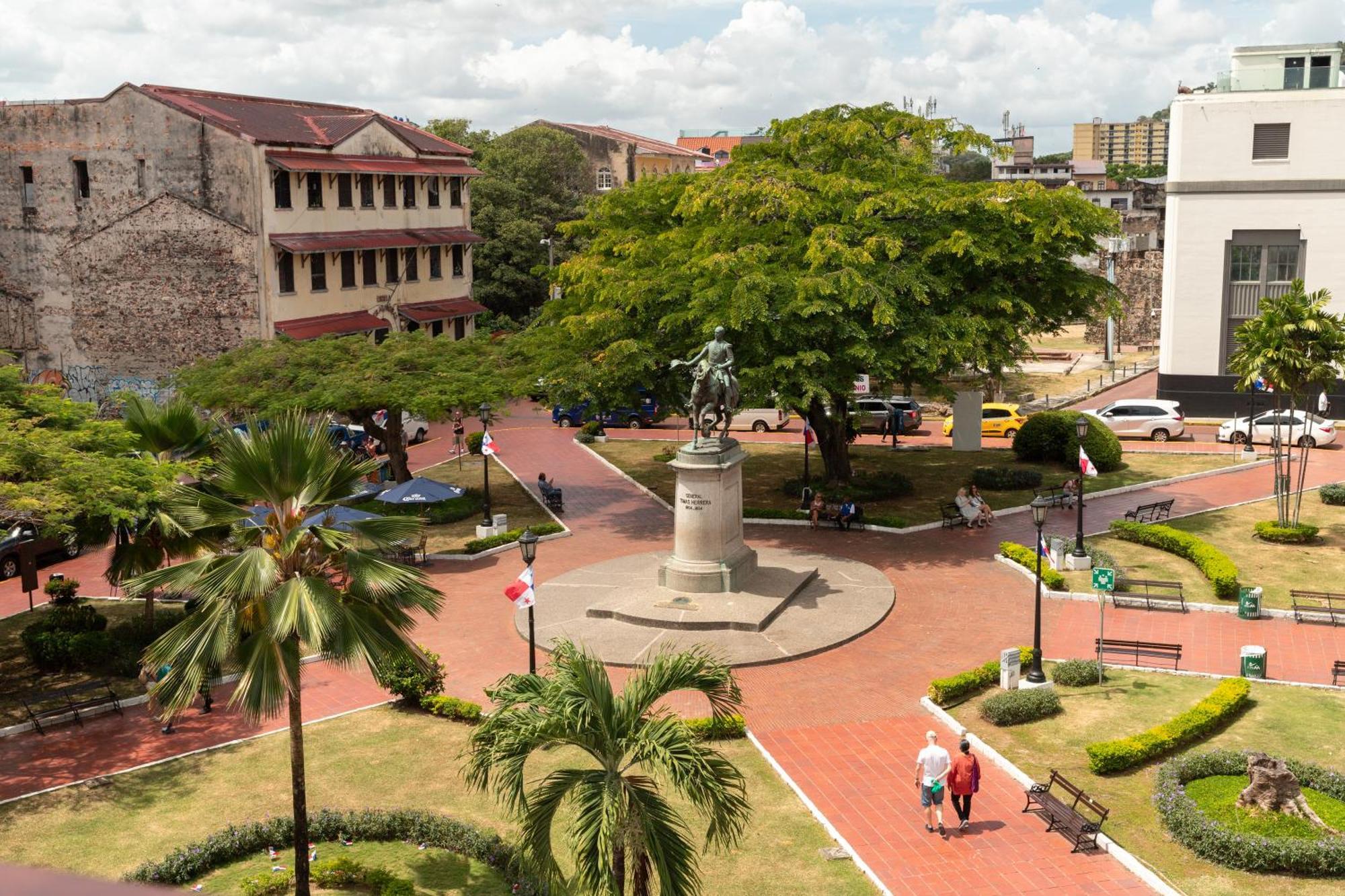 Hotel Plaza Herrera Panama City Exteriör bild